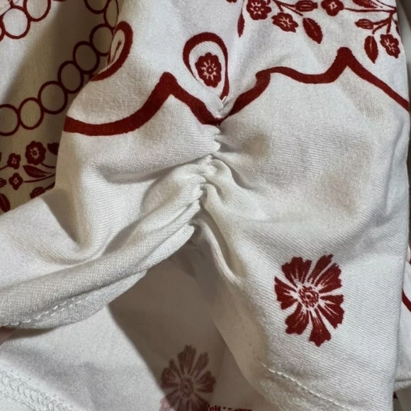 Lularoe  flare style tee. Scalloped sleeve.  Boho-Chic Size 3xl - Picture 5 of 9